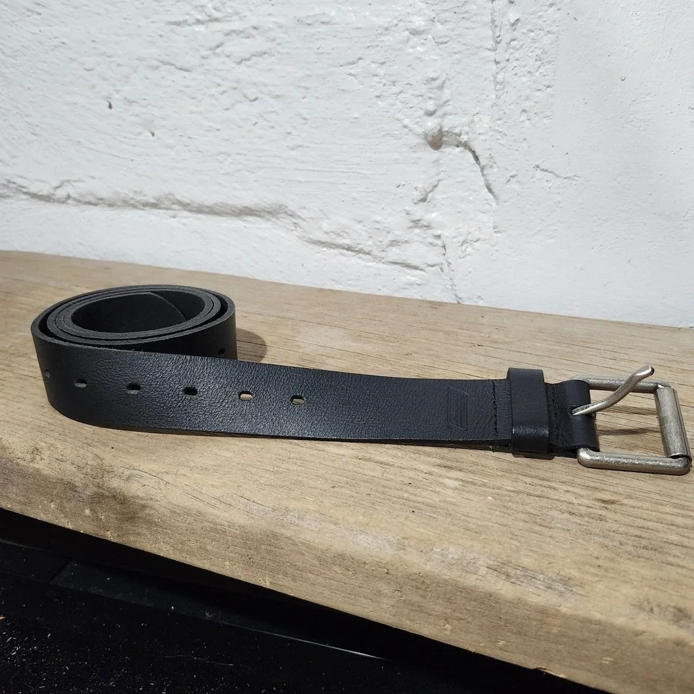 Dickies Mens Black Genuine Pebbled Leather Belt Silver Buckle 42 105 11GD020027